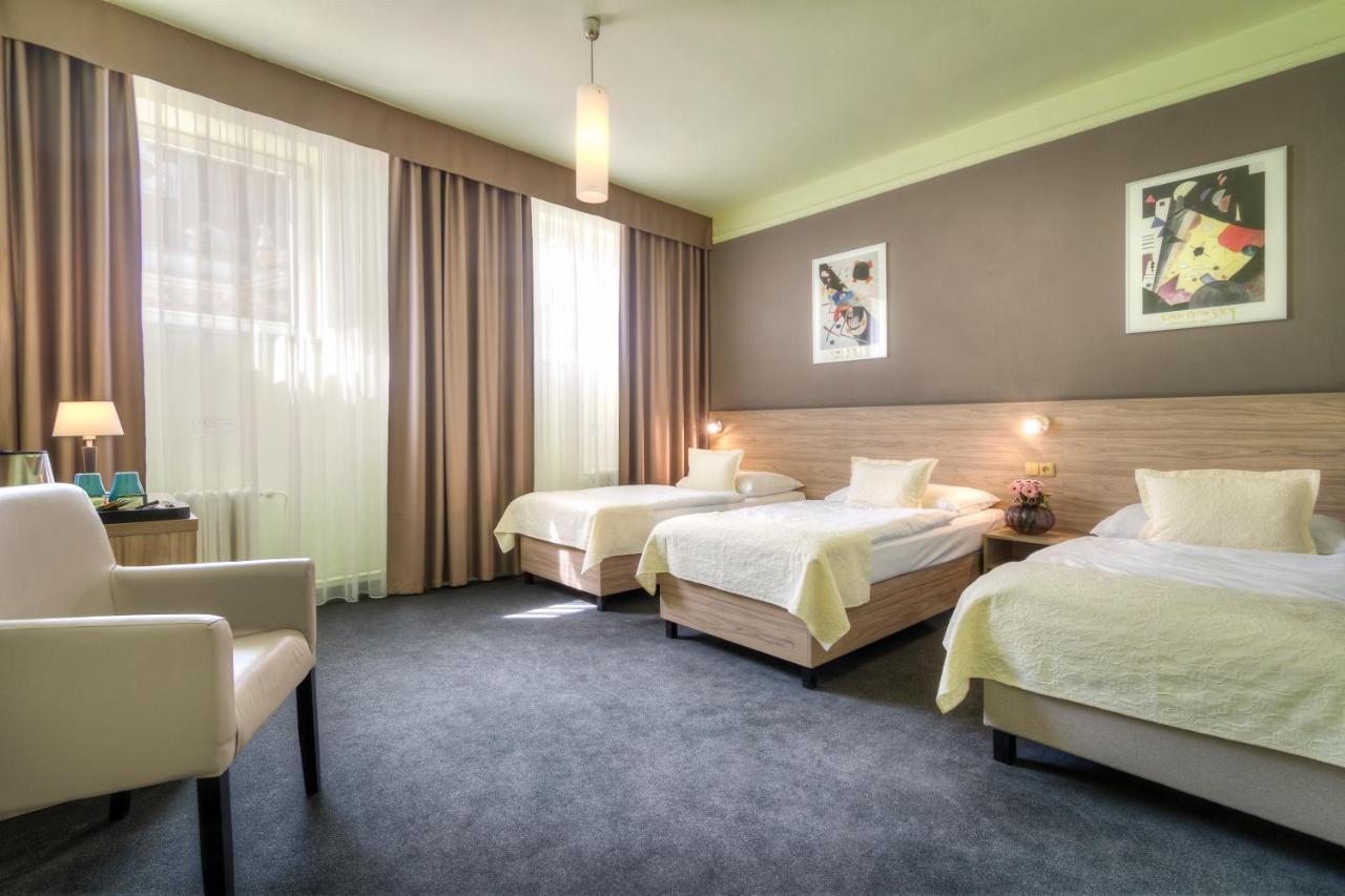 Atlantic Hotel Praga Esterno foto