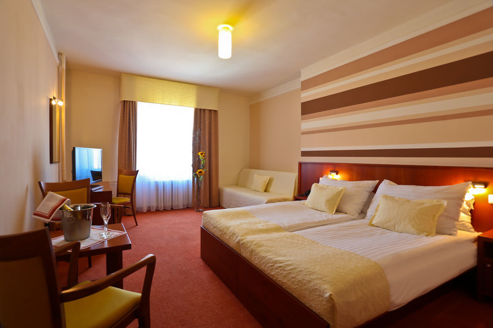 Atlantic Hotel Praga Esterno foto