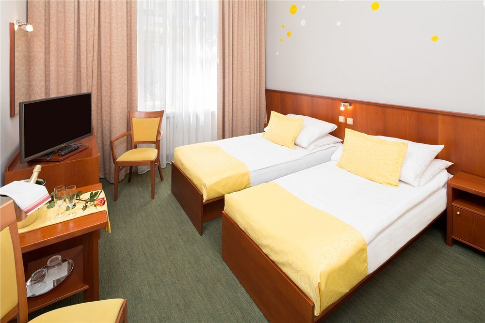 Atlantic Hotel Praga Esterno foto
