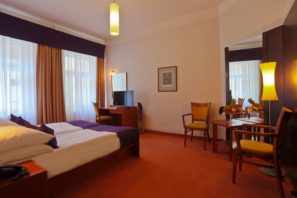 Atlantic Hotel Praga Esterno foto